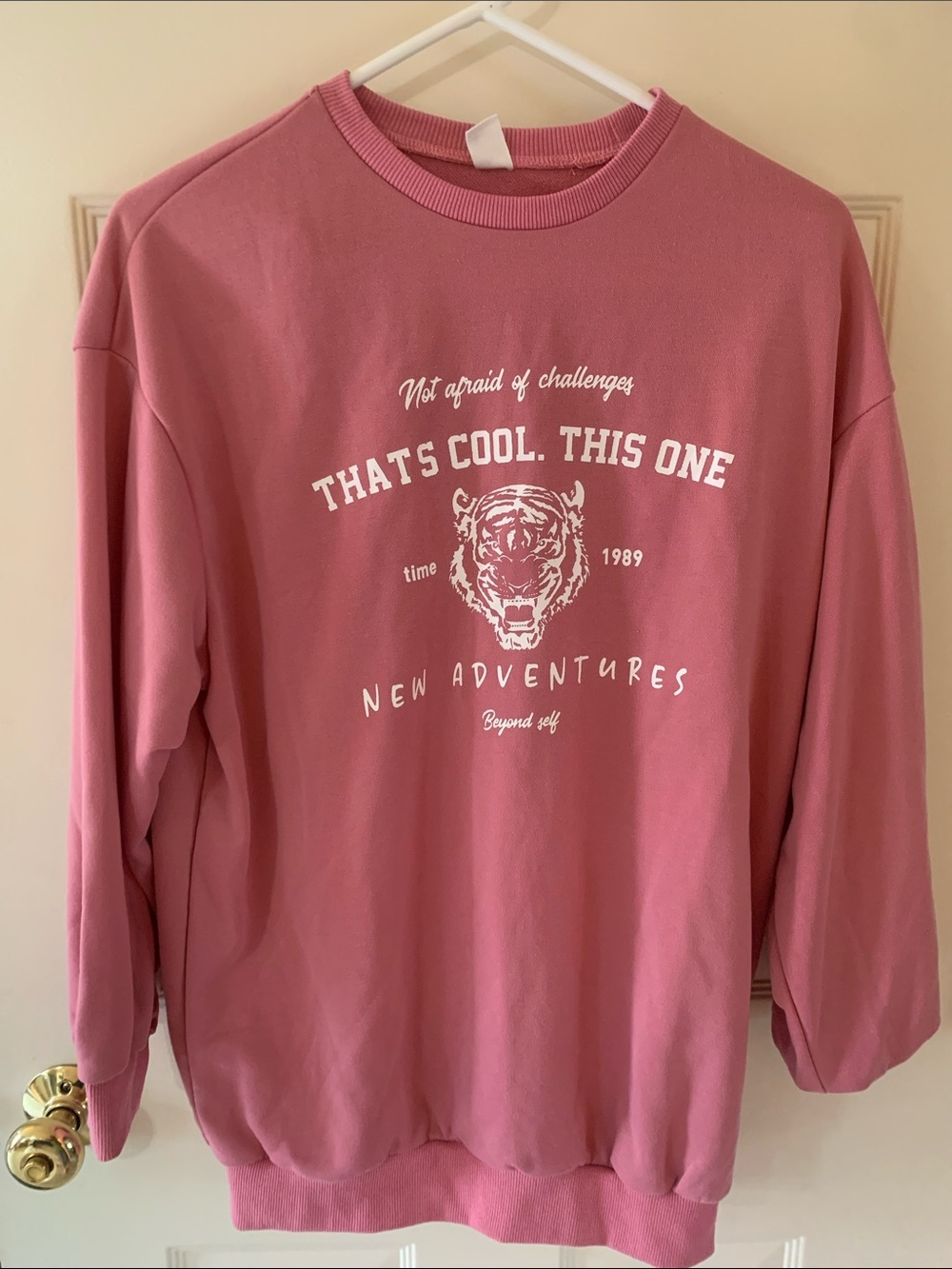 SHEIN Pink Graphic Tiger Sweatshirt for teen